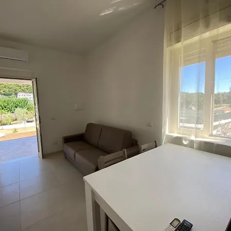 別荘 La Casa Al Mare ペスキチ